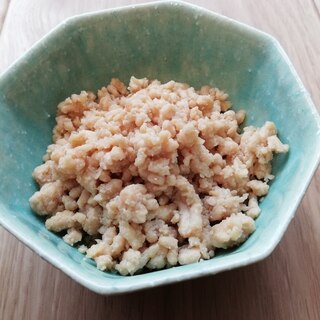 簡単　鶏そぼろ。三色丼やそぼろ丼に♪